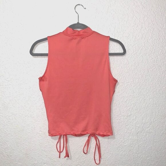 Hearts and Hips scrunchy top - Picture 2 of 16